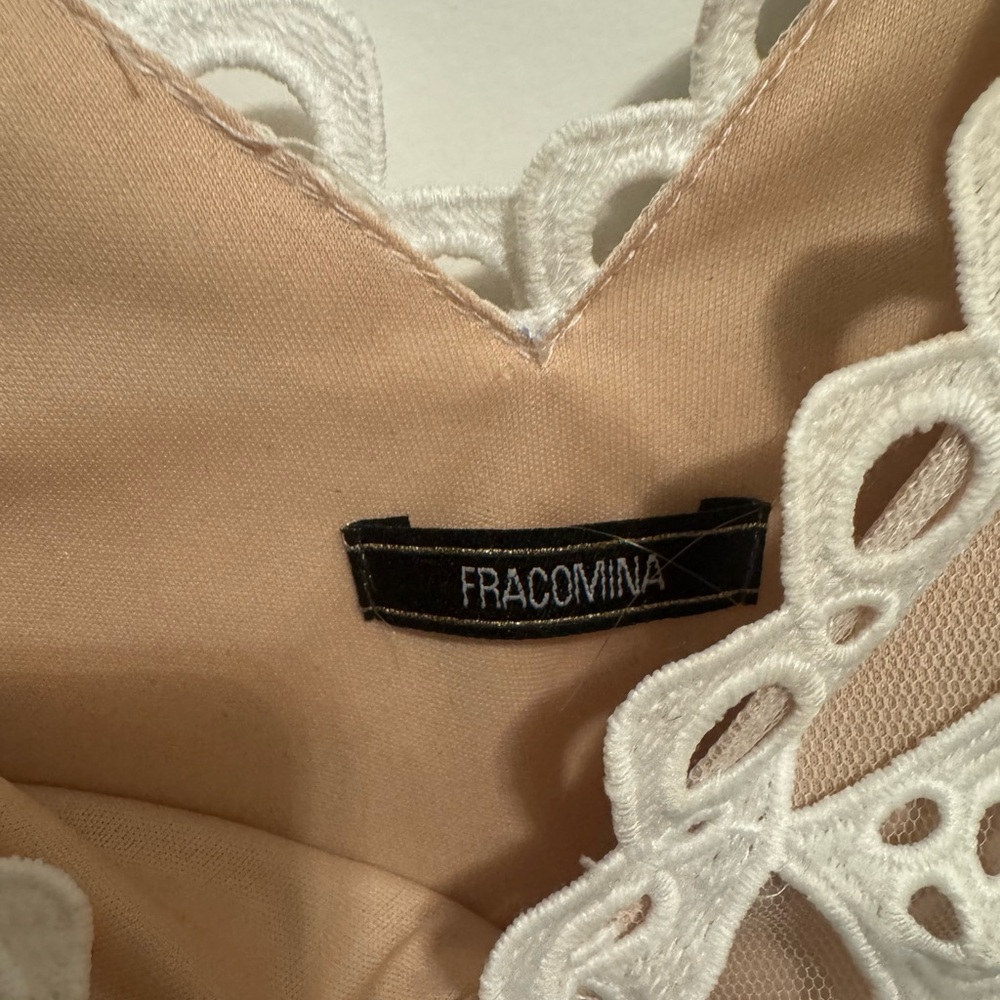 White Eyelet V-Neck Cropped Lace Tank Top - Picture 2 of 3